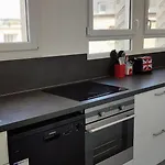 Appartement 83 M2, 4 Lits , 5 Pers, 100 M De La Gare, Confortable Et Lumineux